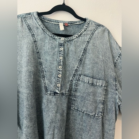 Pilcro Anthropologie Women XL Light Denim ½ Button-Up ½ Sleeve Shirt (0655) - Picture 4 of 12